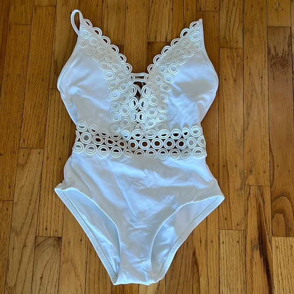 BECCA Other - BNWT! Becca white one piece swimsuit Monokini XS